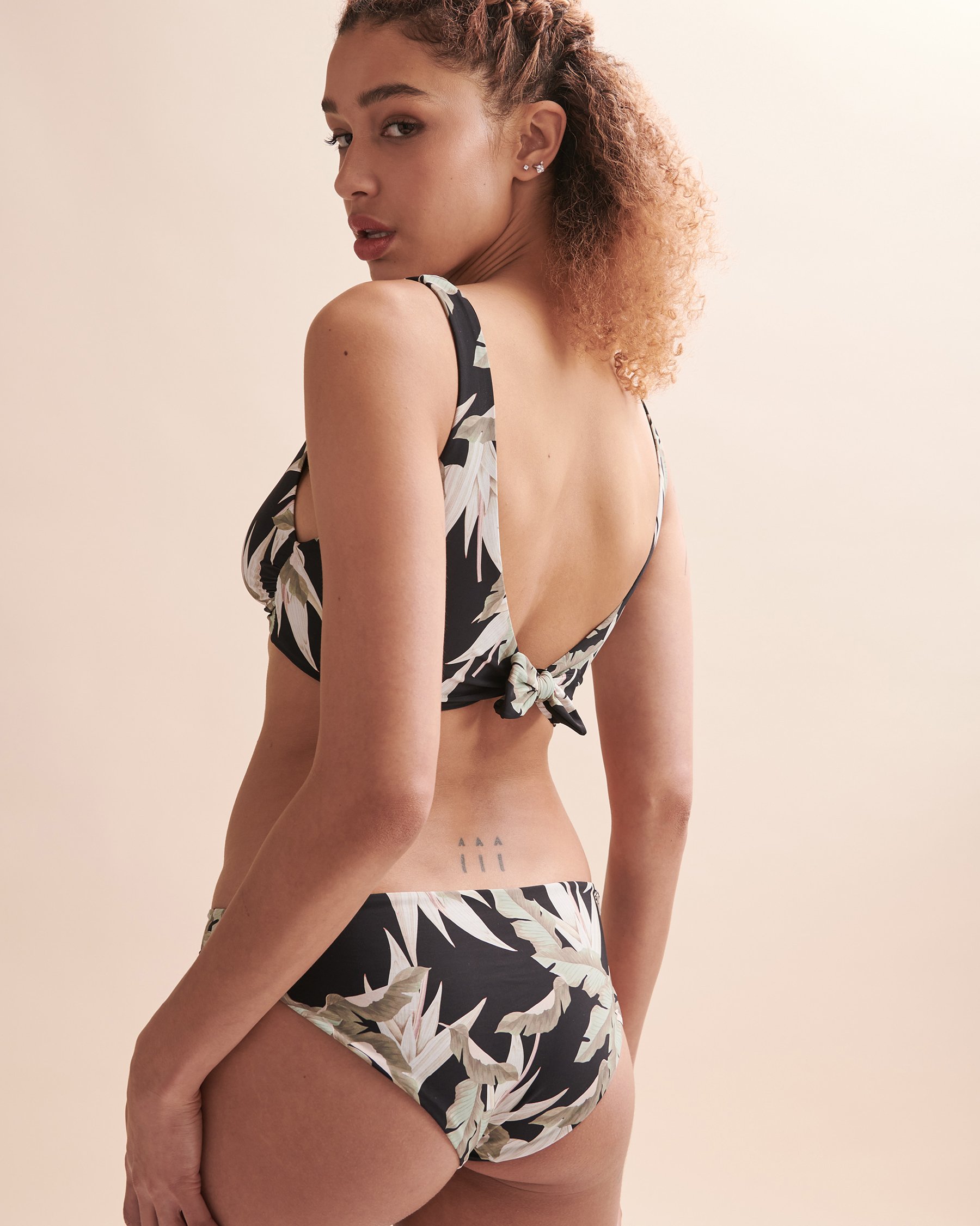 MALAI Haut de bikini torsadé réversible Perwinkle Tropical T26153 - View9