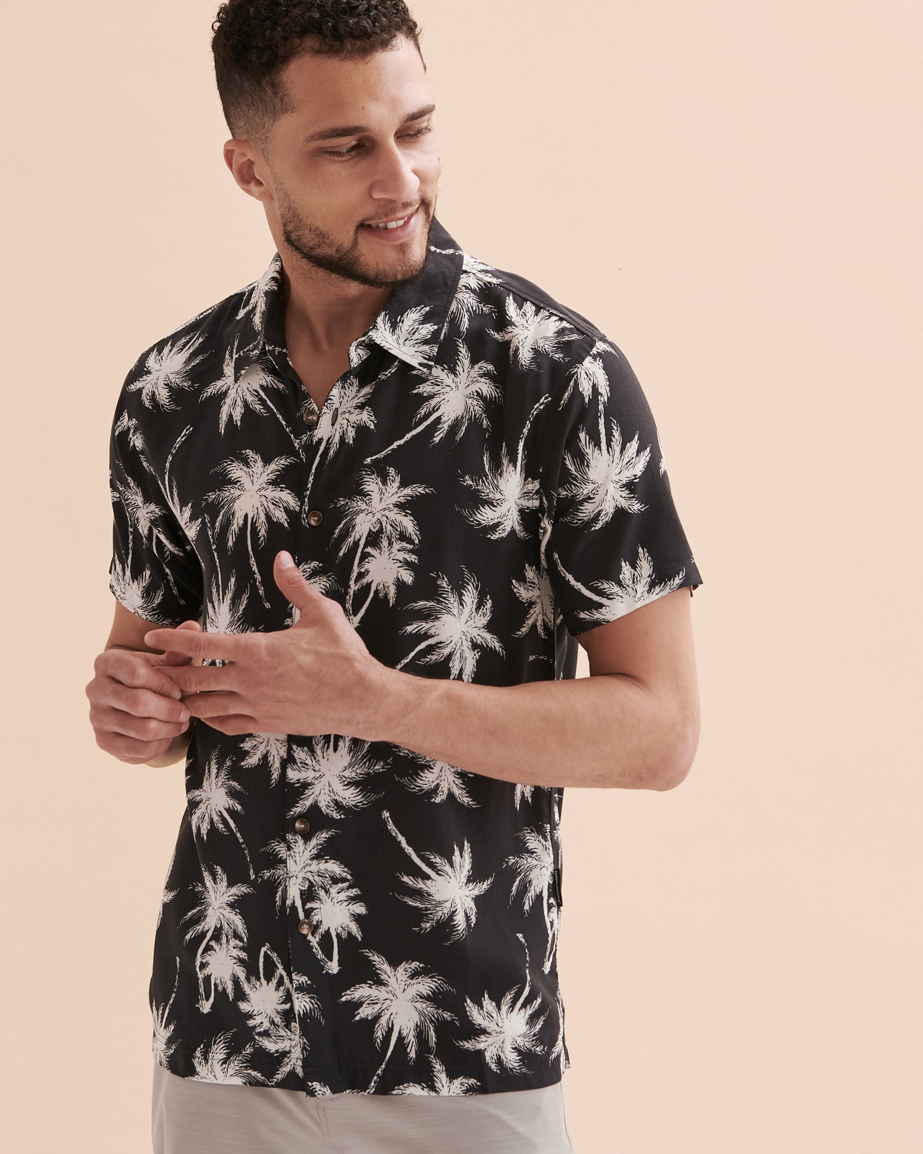 ISLANDHAZE Chemise à manches courtes Palm Palmiers noirs MS321800 - Voir1