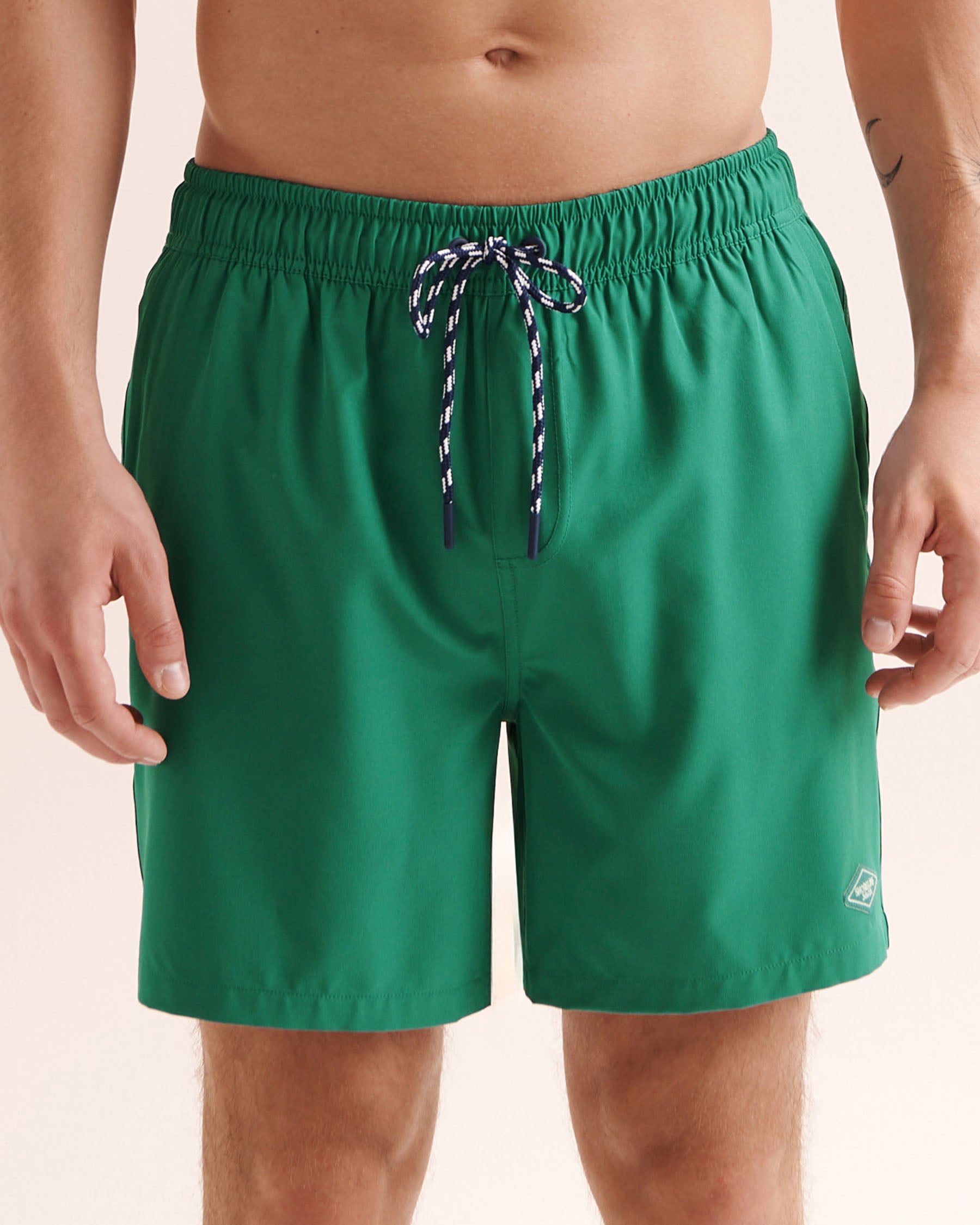 SHORELINE SEVEN Maillot volley 6'' avec doublure de compression Vert gazon 03100086 - View1