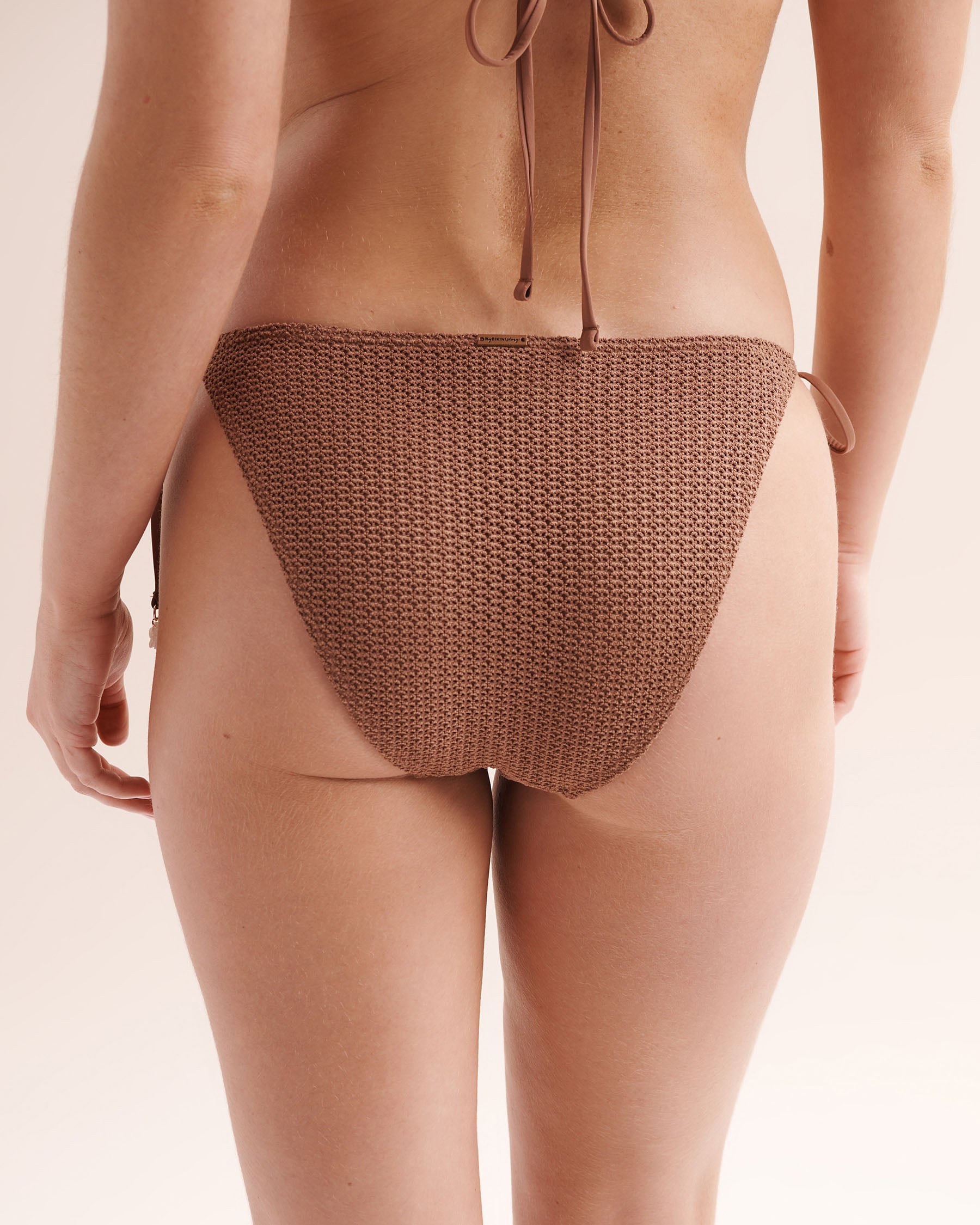 MY BIKINI STORY Bas de bikini taille basse brésilien à nouer en crochet Brun muscade 01300614 - View2