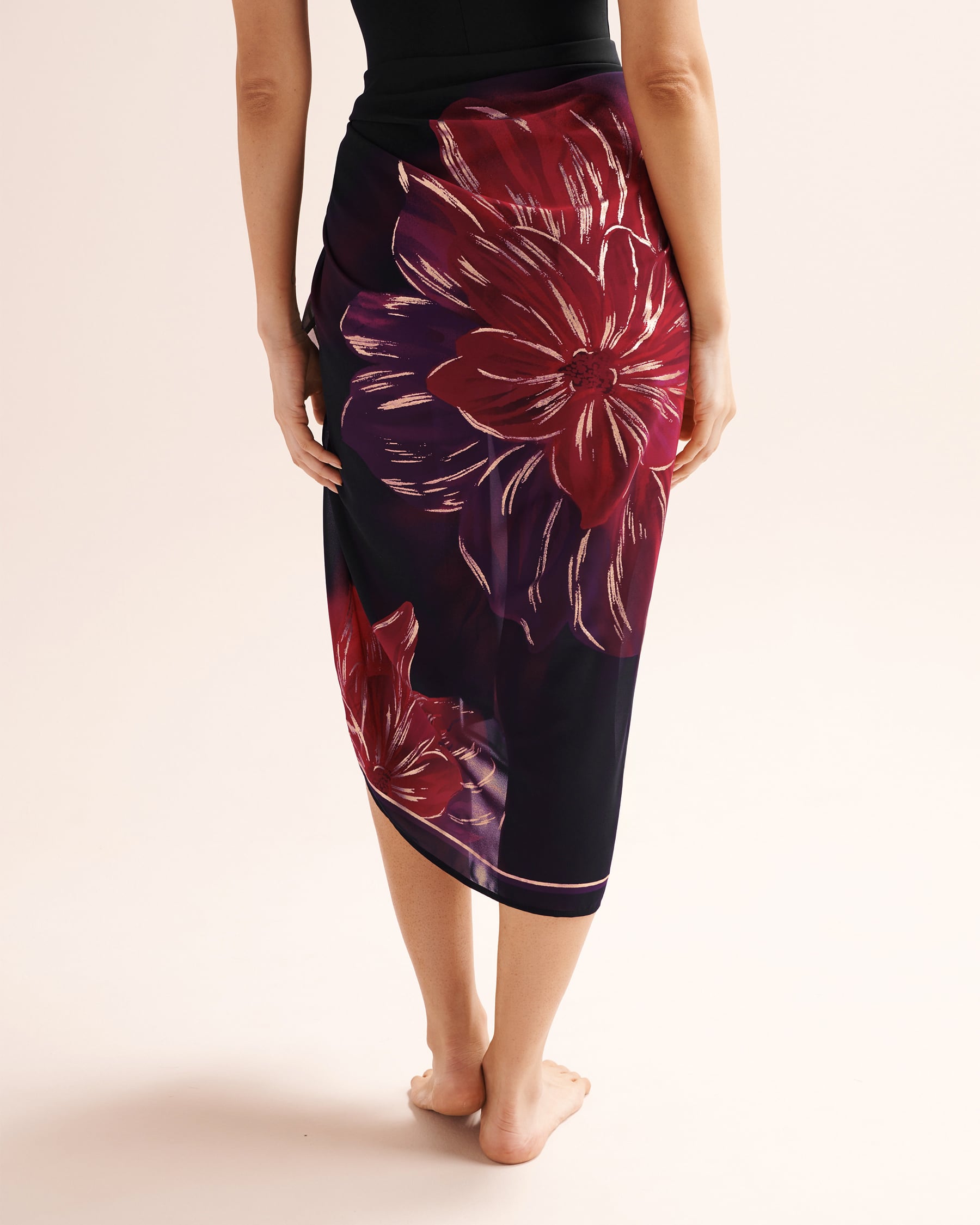 MIRACLESUIT Pateli Rosa Georgette Sarong Black 6567300 - View2