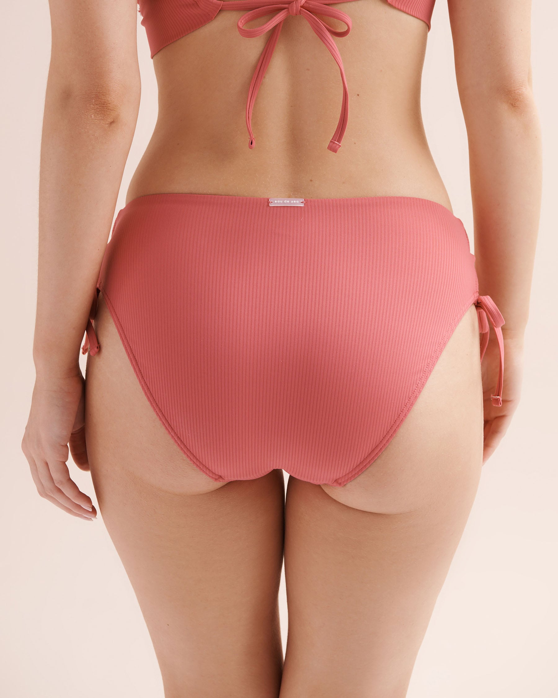 EAU DE SEA Bas de bikini taille basse gainant à nouer côtelé Rose 01300620 - View2