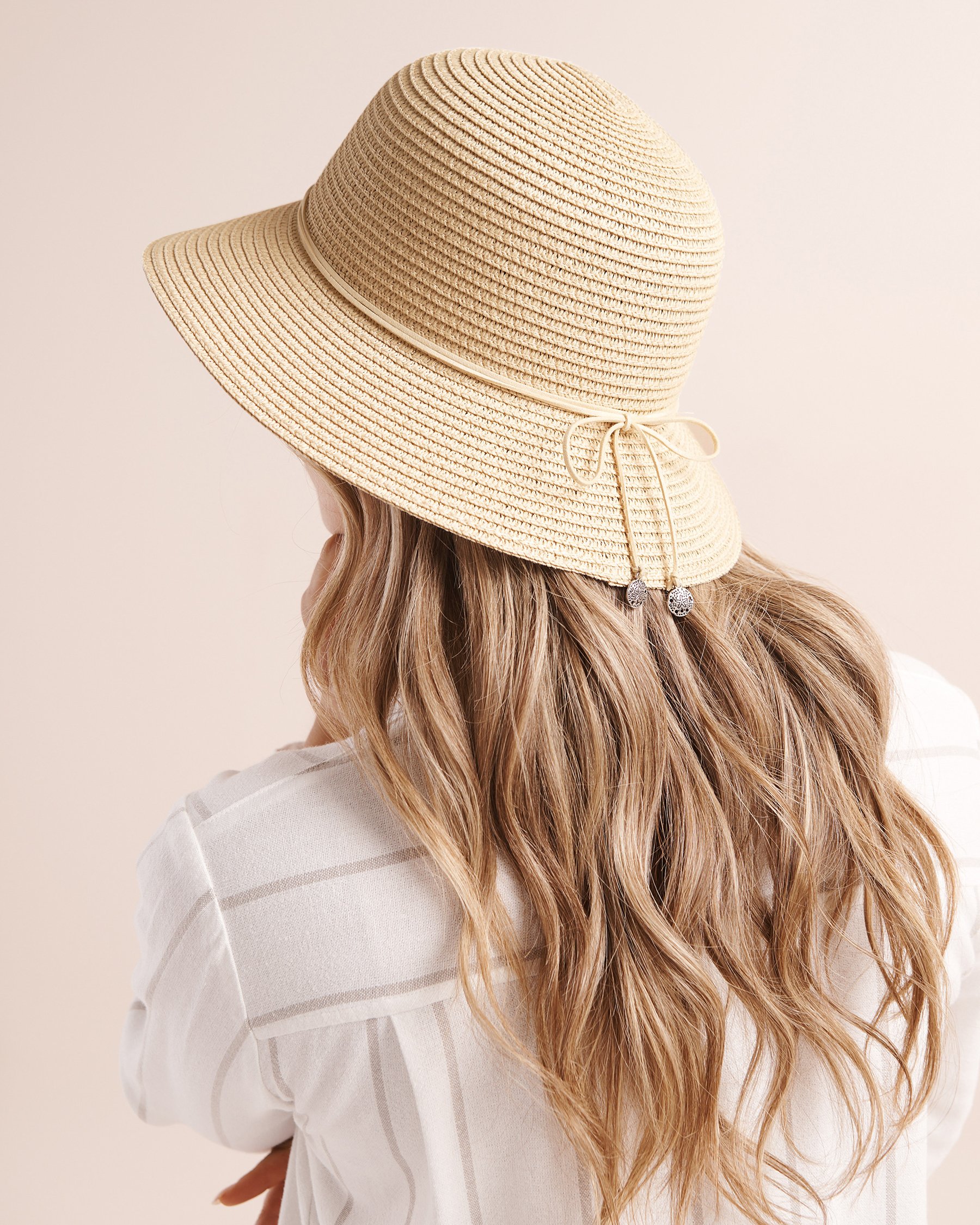 BIKINI VILLAGE Chapeau cloche avec breloques dollar des sables Beige 02500026 - View2