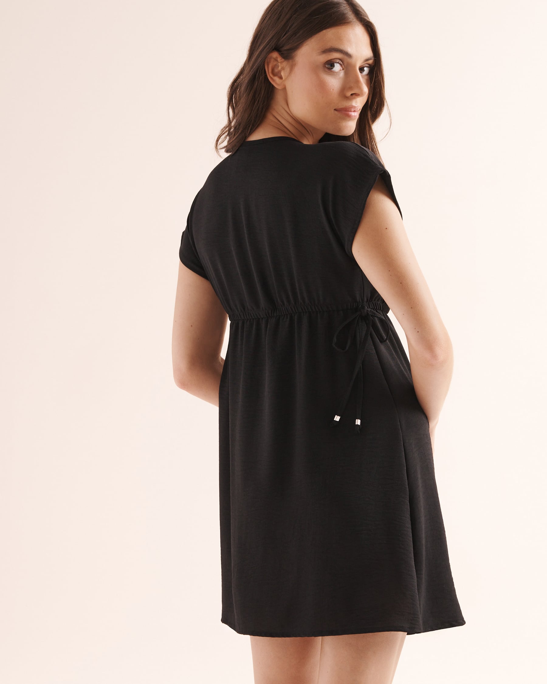 COVER ME Robe courte Melrose Flo Noir 27022573 - View2