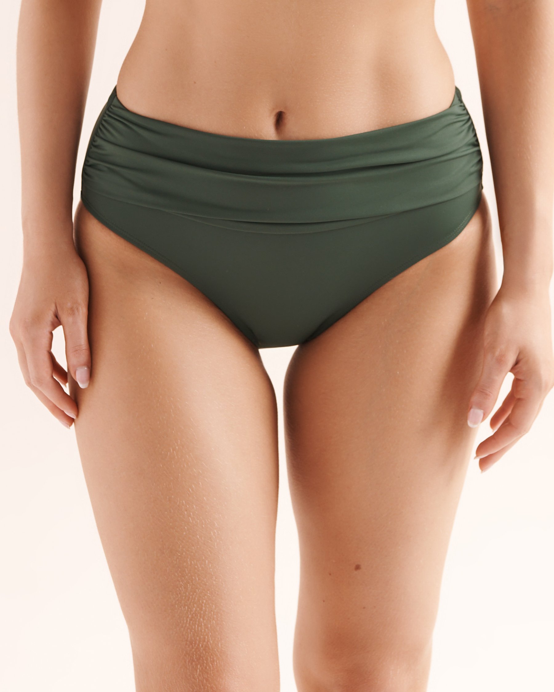 TURQUOISE COUTURE Bas de bikini taille mi-haute gainant plissé Vert sycomore 01300653 - View1
