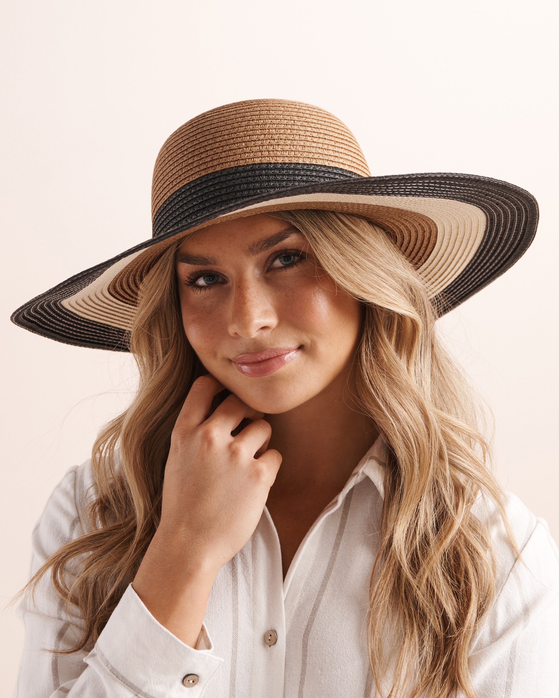 BIKINI VILLAGE Chapeau à bord tricolore Beige, blanc et noir 02500025 - View1