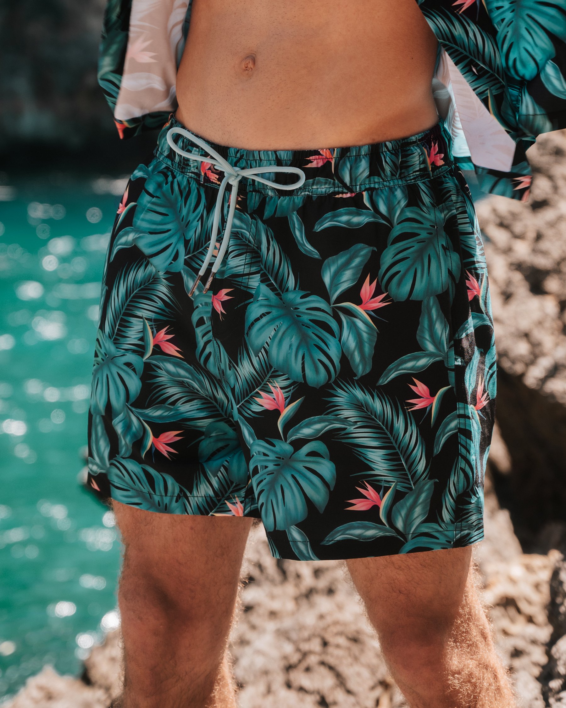HAMABE Tropical Print  5'' Volley Swimsuit With Compression Liner Black, blue and red 03100093 - View1