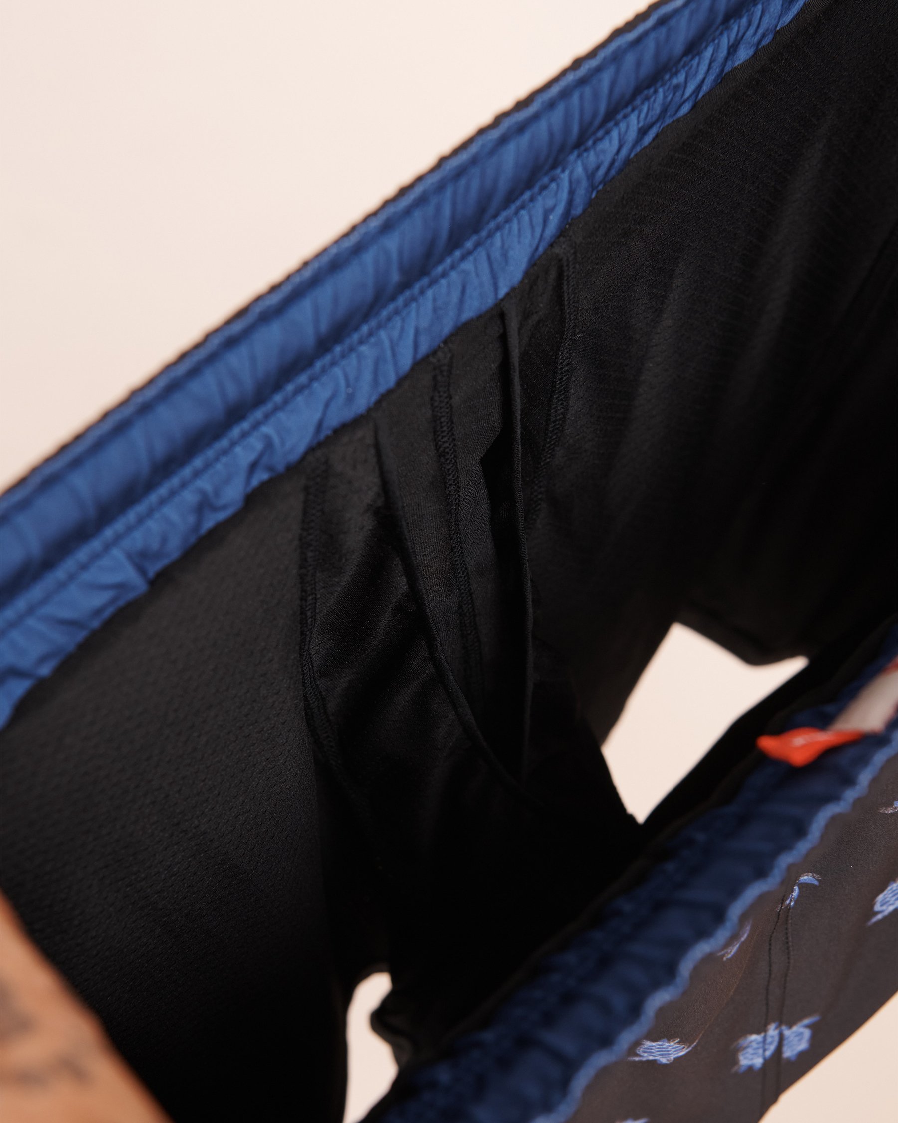 HAMABE Turtle Print  5'' Volley Swimsuit With Compression Liner Black and blue 03100093 - View7