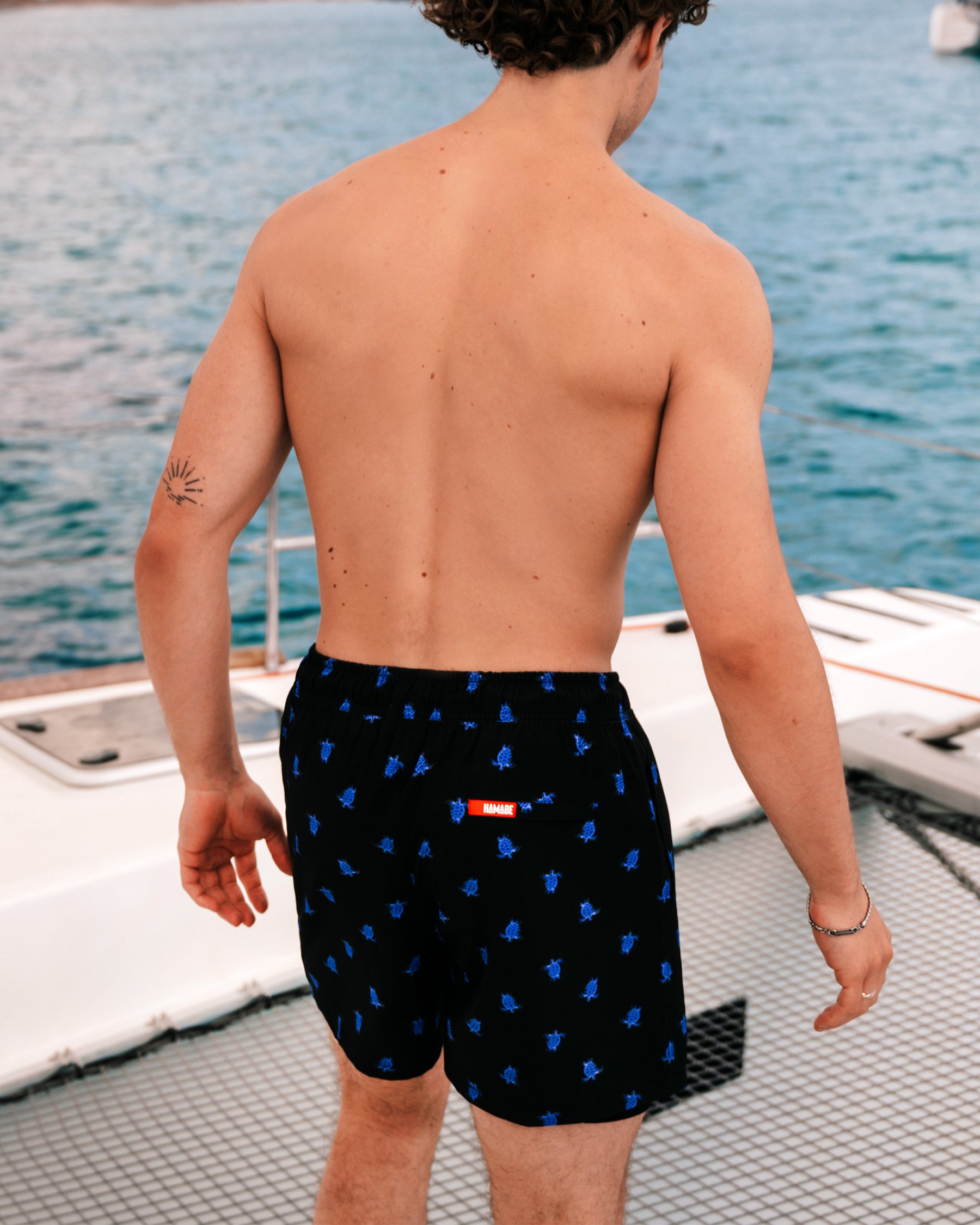 HAMABE Turtle Print  5'' Volley Swimsuit With Compression Liner Black and blue 03100093 - View2