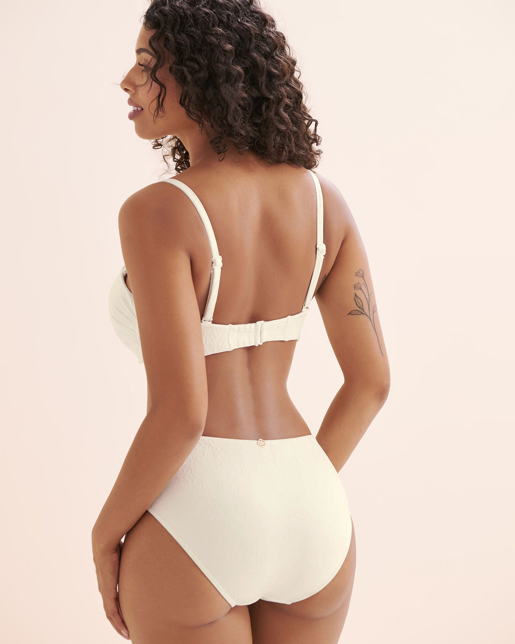 TURQUOISE COUTURE Haut de bikini bandeau bonnet D texturé Blanc 01200122 - Voir3