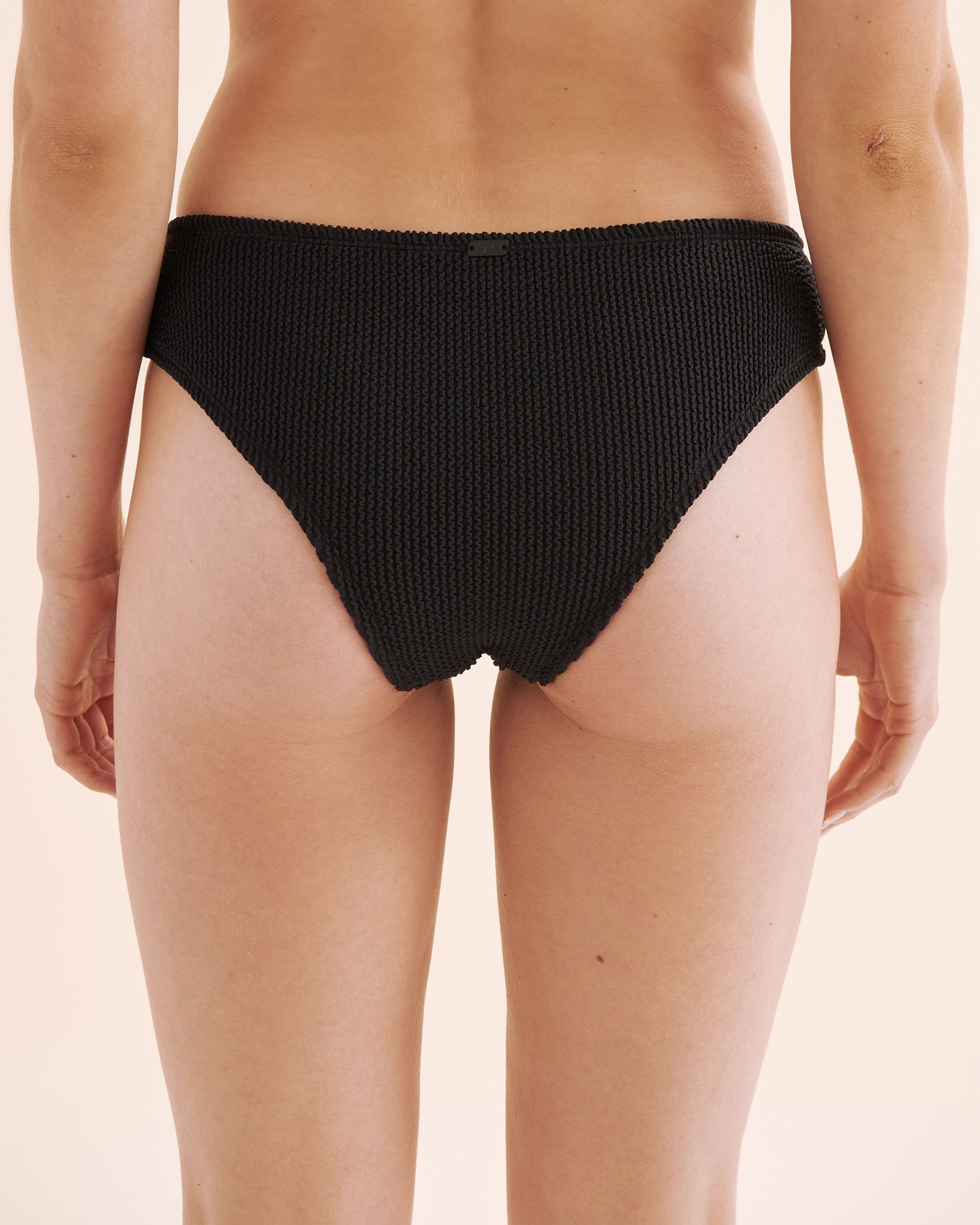 TROPIK Bas de bikini échancré à smocks texturé Noir 01300509 - View5