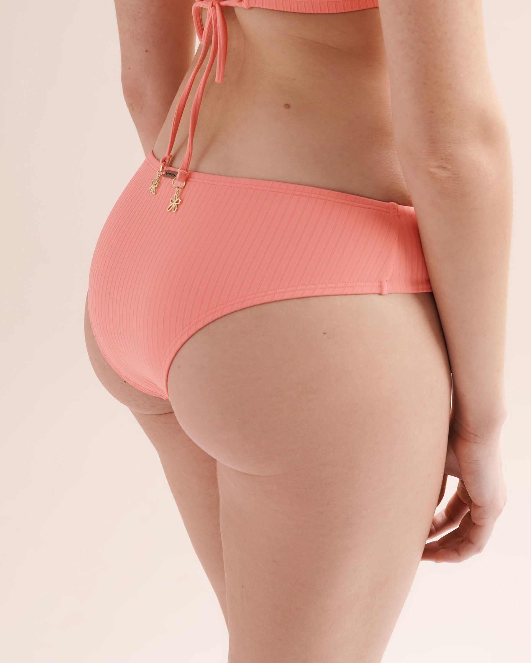 MY BIKINI STORY Bas de bikini taille basse cheeky côtelé Rose saumon 01300577 - Voir3