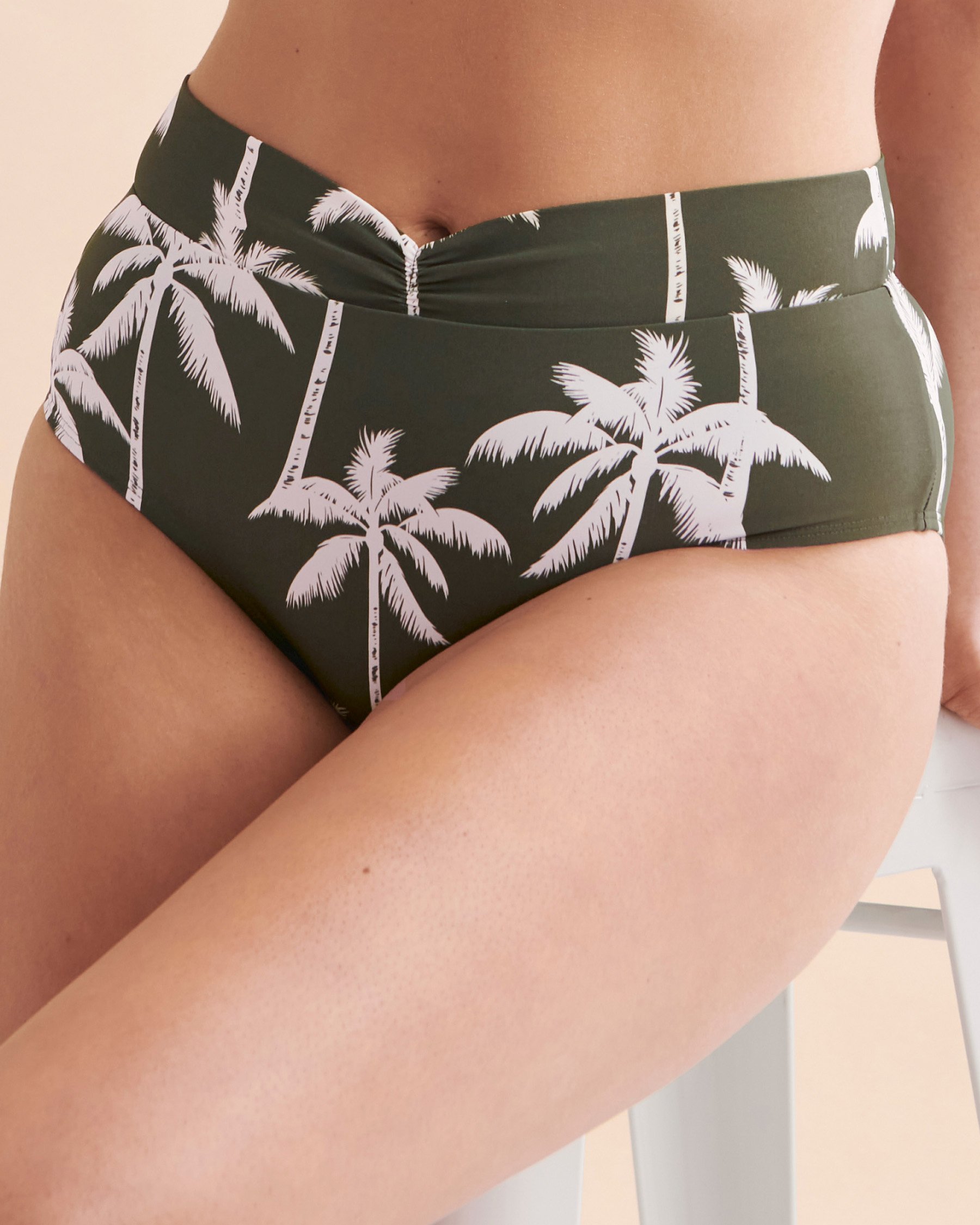 TURQUOISE COUTURE Bas de bikini taille haute Palm Tree Palmiers kaki 01300291 - View1