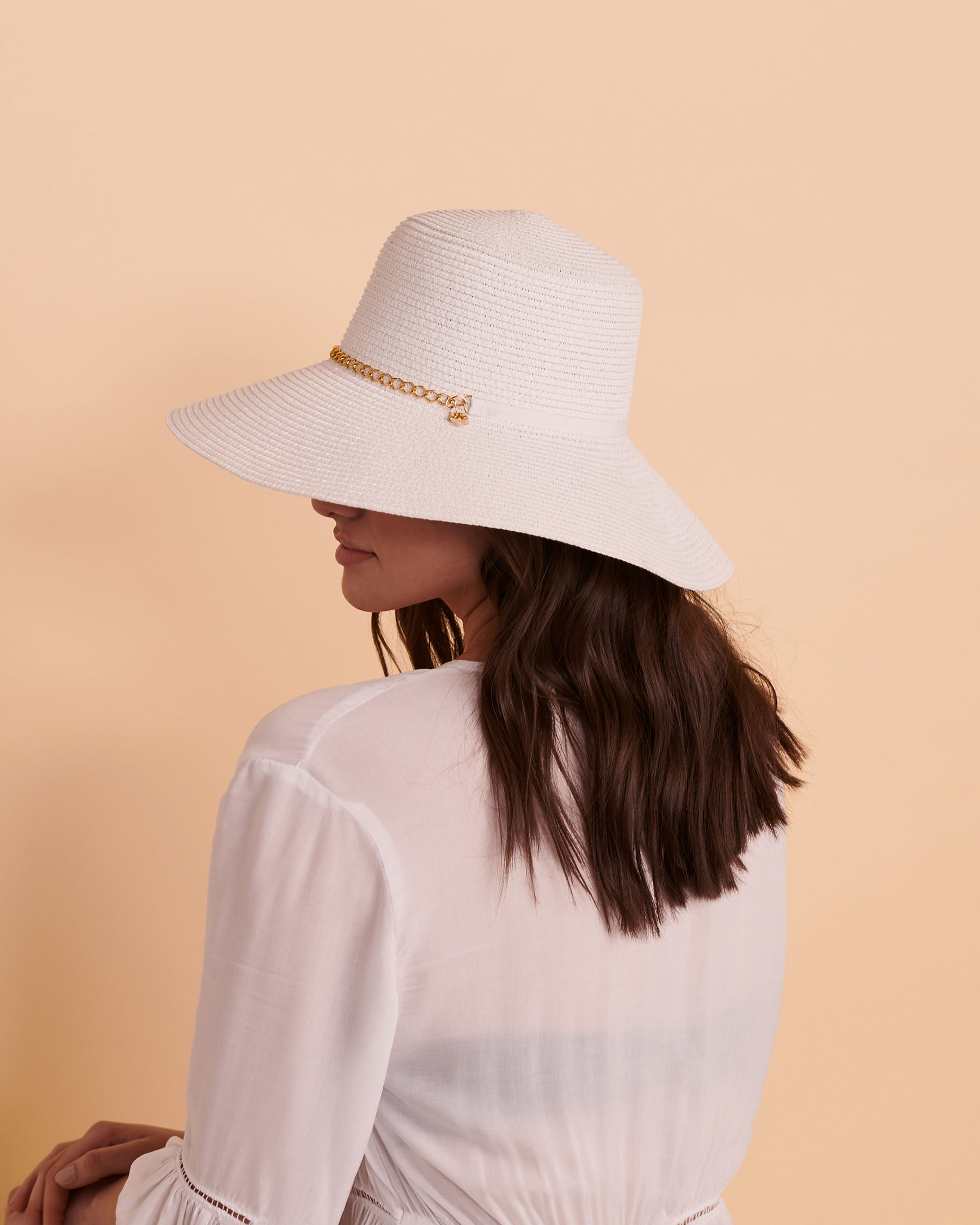 CASABAWA IMPORTS INC. Chapeau avec chaîne Blanc AN13-01 - View2