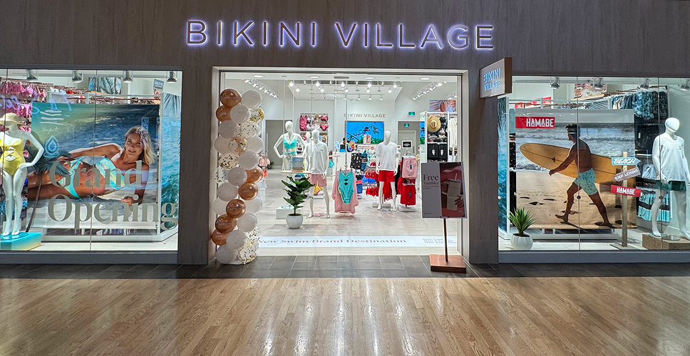 Devanture de la boutique au CrossIron Mills - Bikini Village