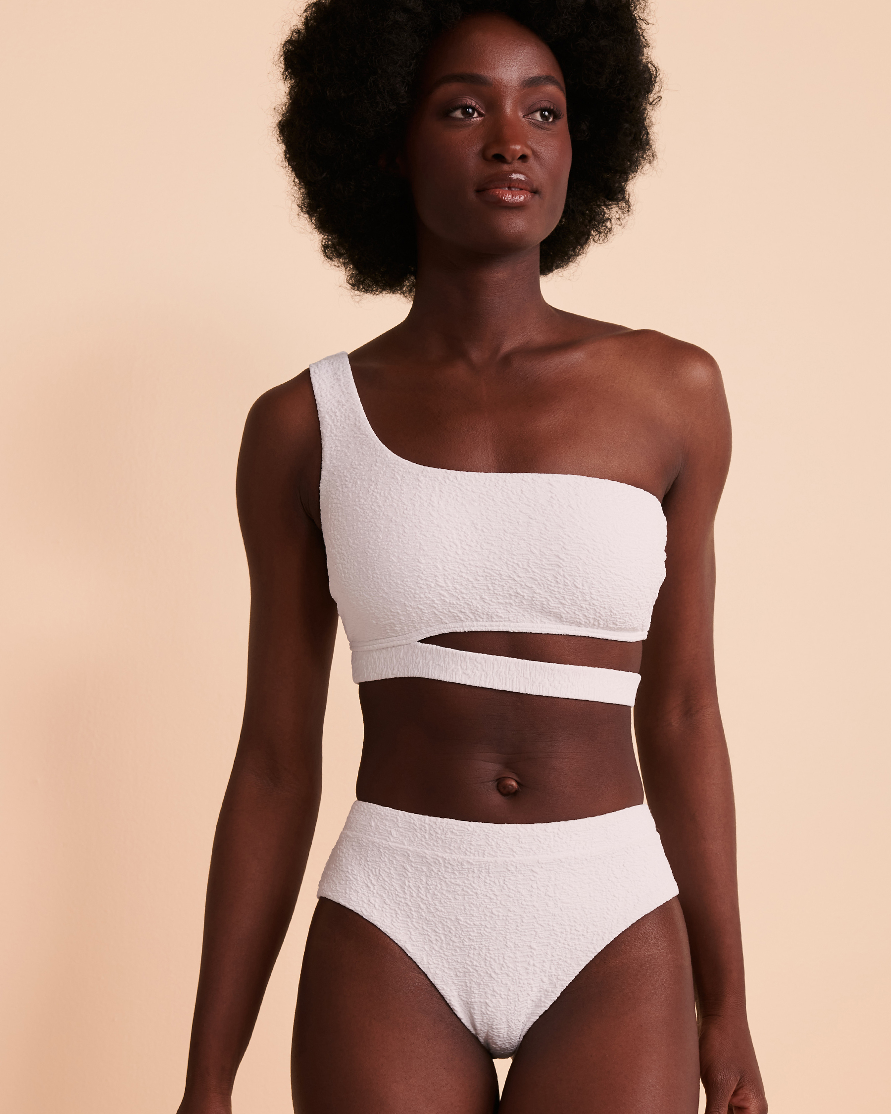 TROPIK TEXTURED One Shoulder Bandeau Bikini Top Brilliant white 01100085 - View1