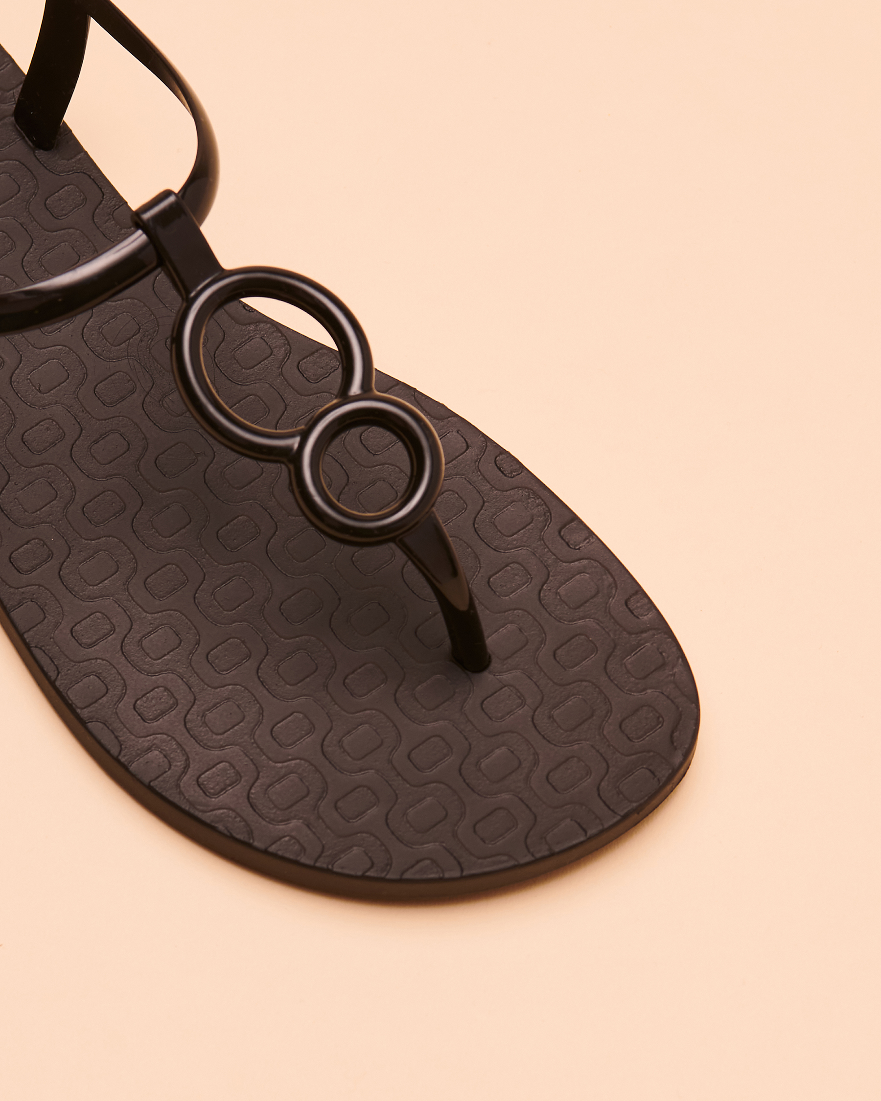 Ipanema black sandals deals