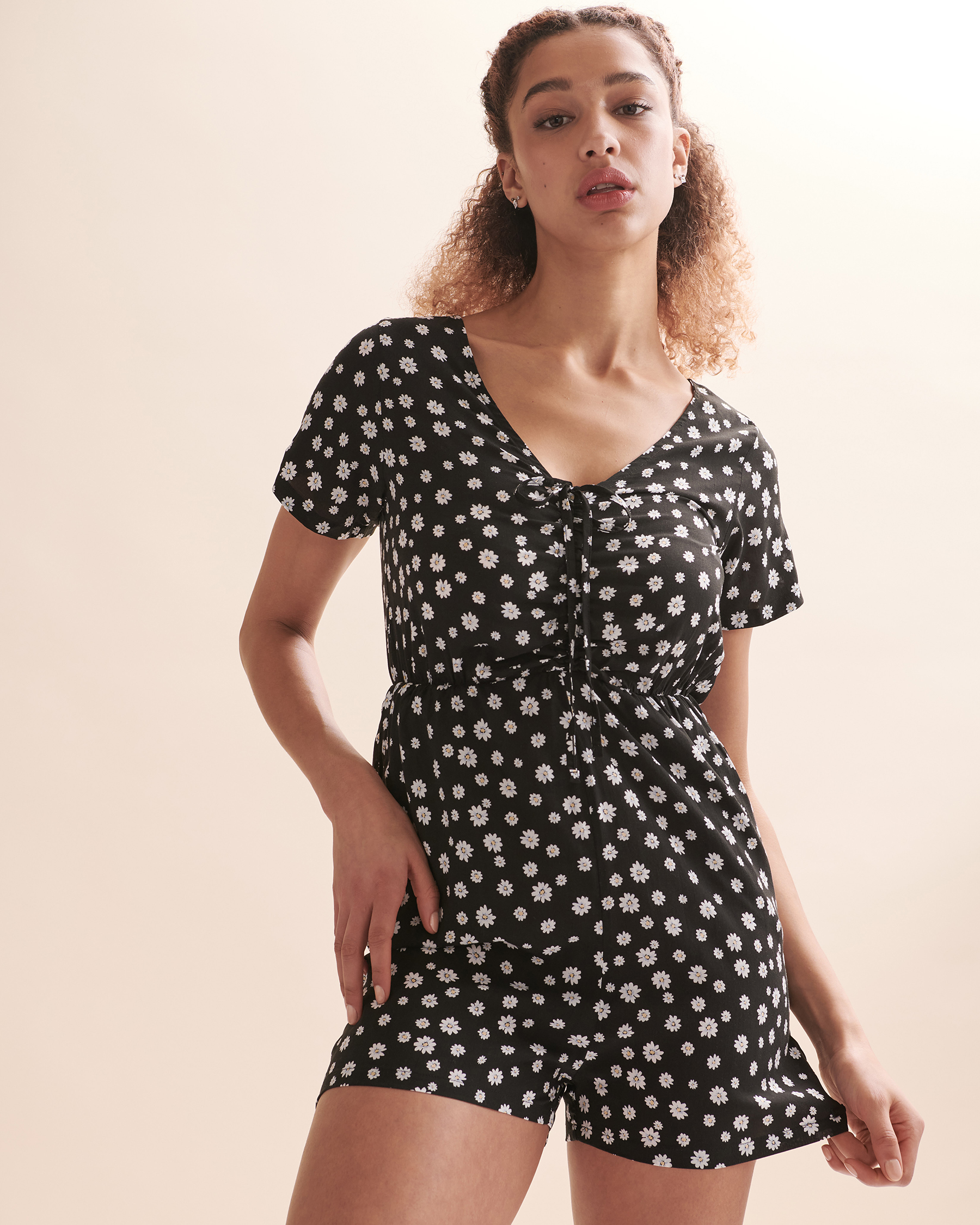 Ribbed Daisy Embroidery Puff-sleeve Matching Black Rompers