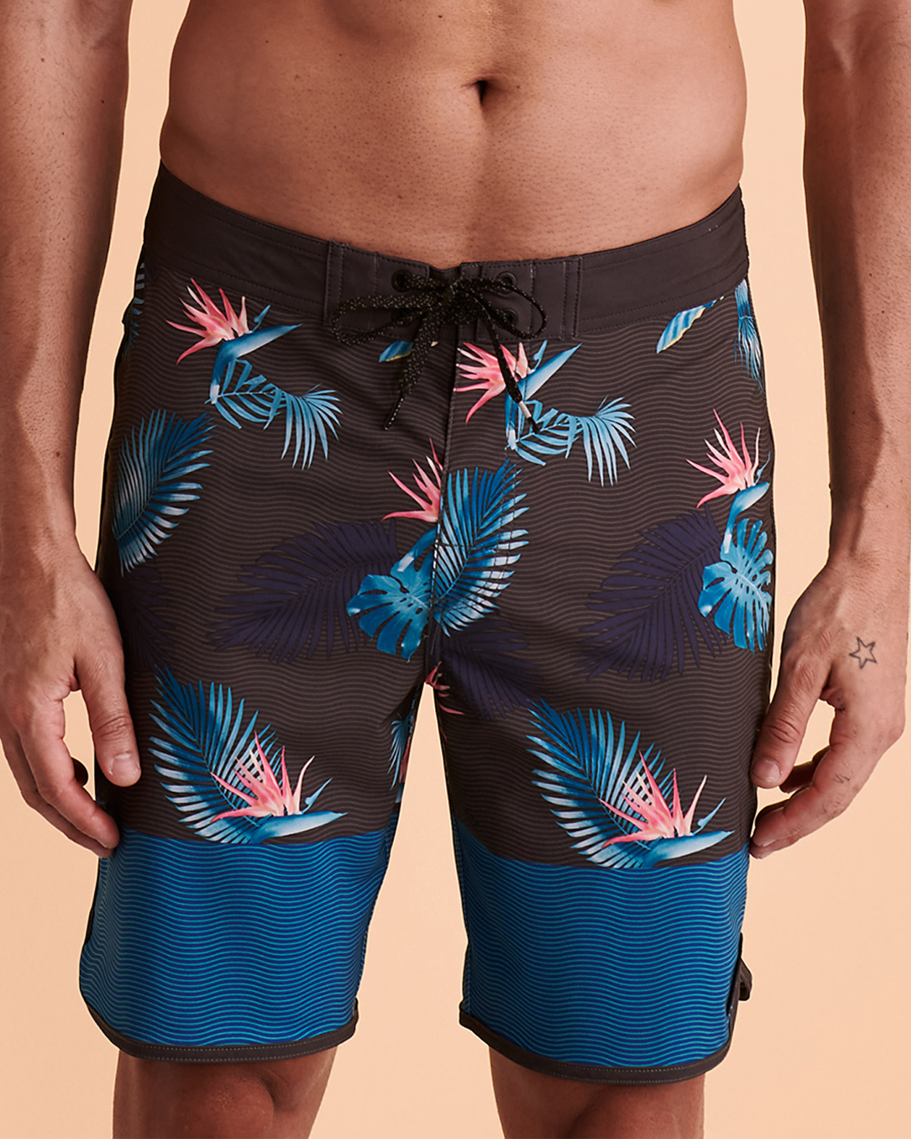 Fitted board deals shorts