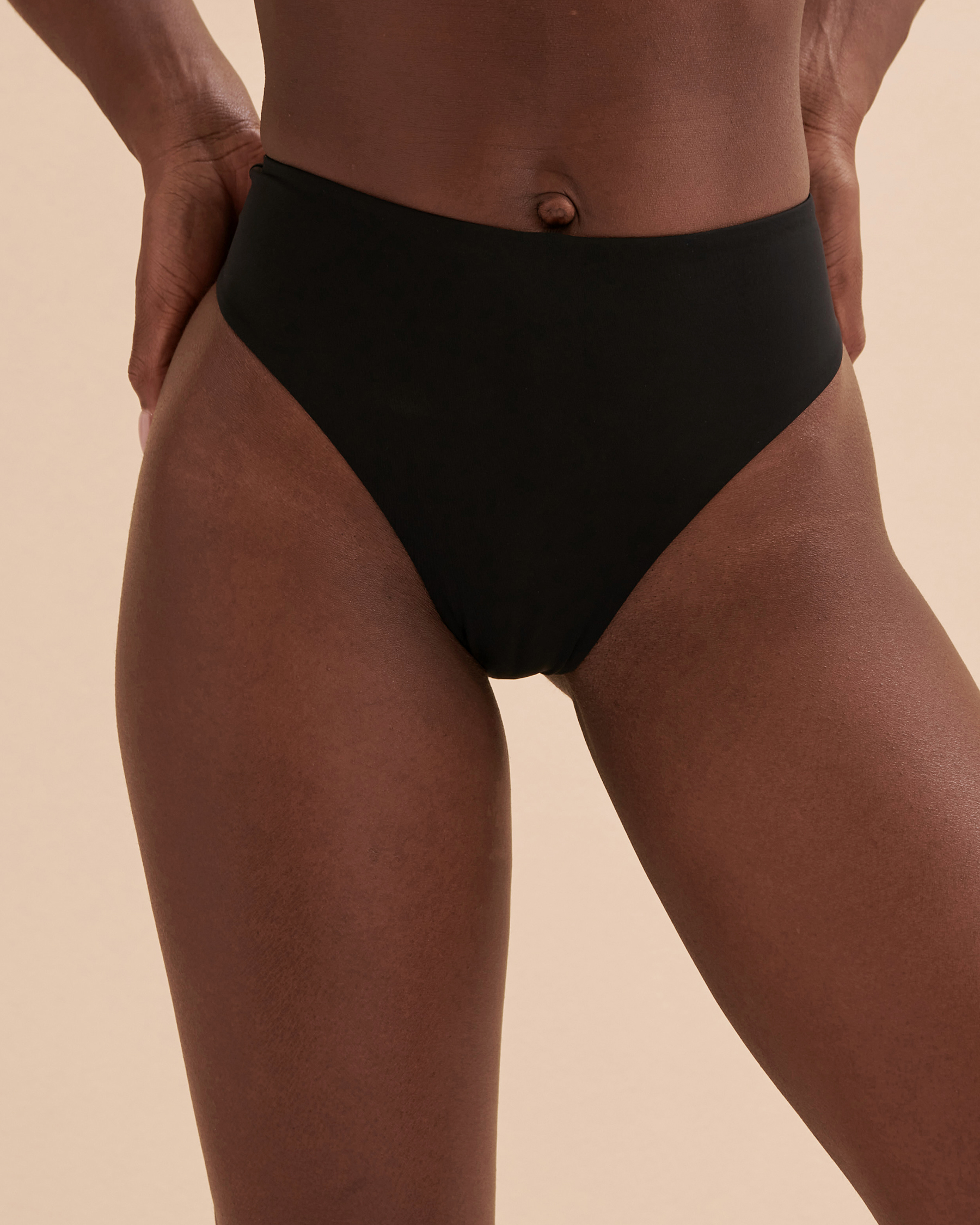 TROPIK Solid Thong Bikini Bottom Black 01300213 - View1