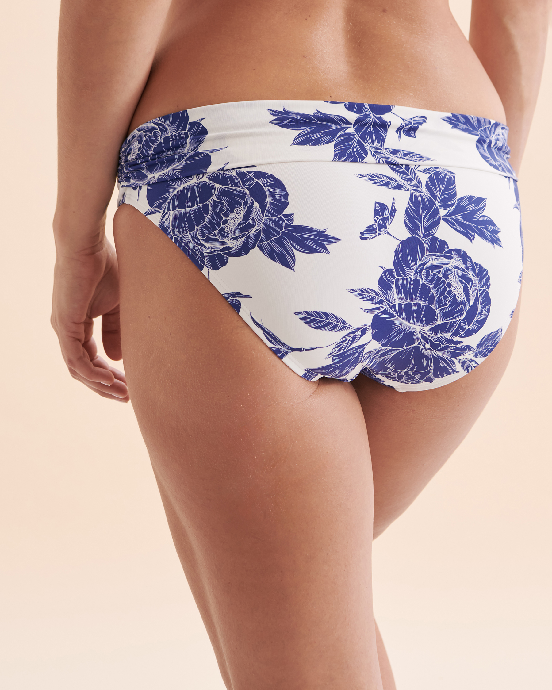 TURQUOISE COUTURE Bas de bikini bande de taille pliée Floral Fleurs bleues et blanches 01300271 - Voir7